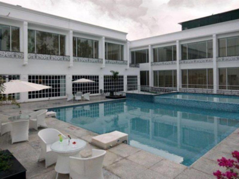 Country Inn & Suites By Radisson, Sahibabad Ghaziabad Exterior foto